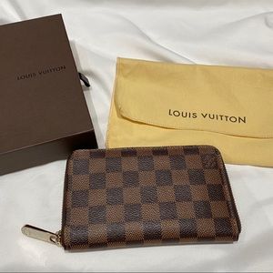 Authentic Louis Vuitton Compact Zippy wallet